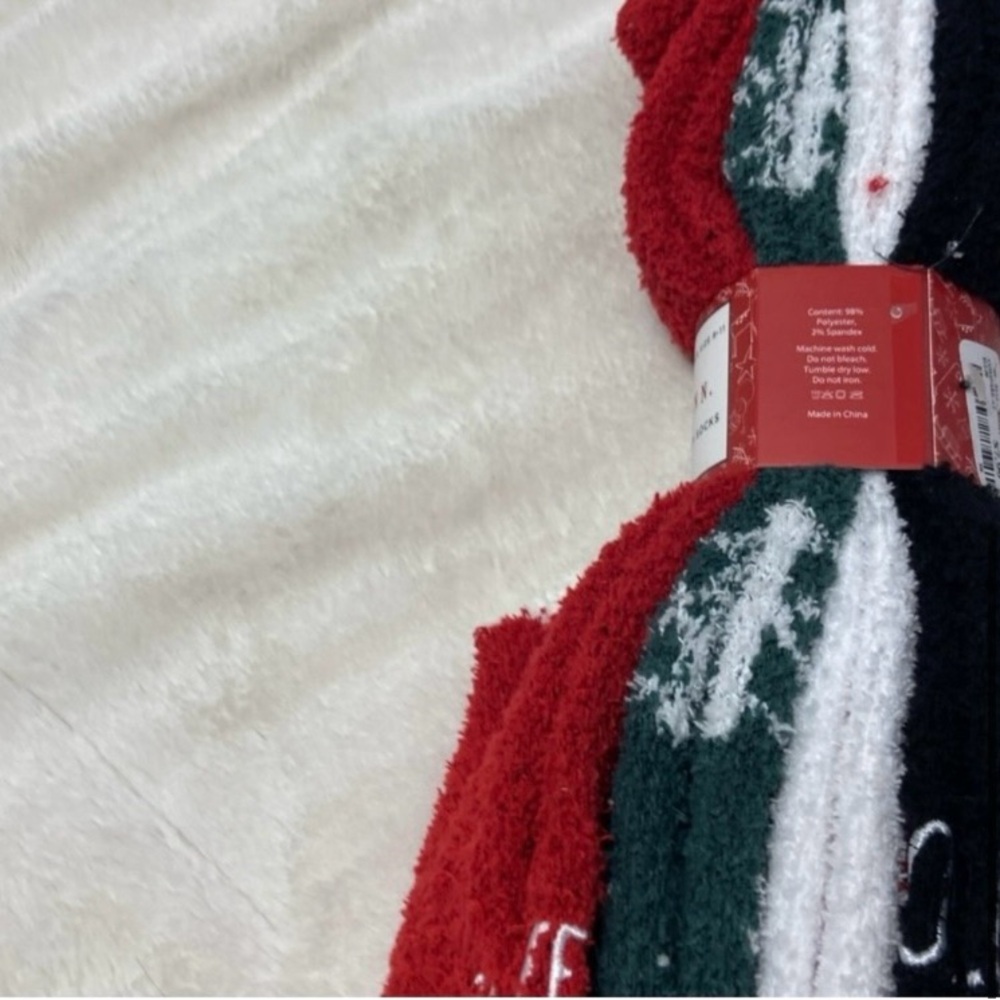 ❤️ NWT RAE DUNN CHRISTMAS SOCKS - Picture 3 of 5